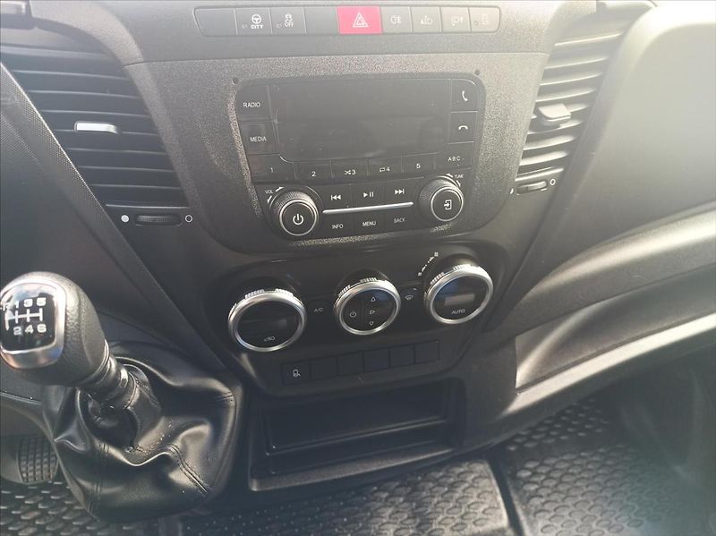 Iveco Daily 3,0   35C16 skříň hydr.čelo - fotka 9 z 13
