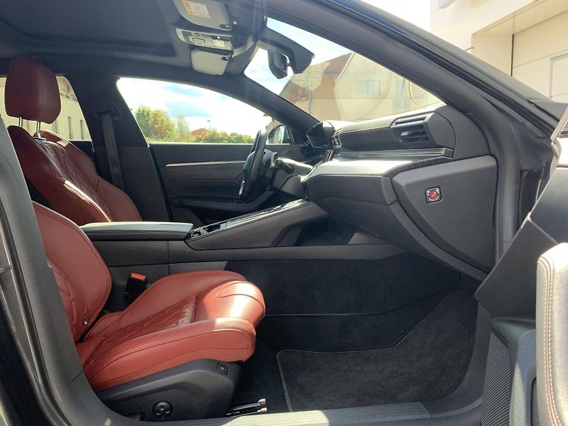 Peugeot 508 SW GT 1.6 PHEV 165kW e-EAT8 - fotka 15 z 36