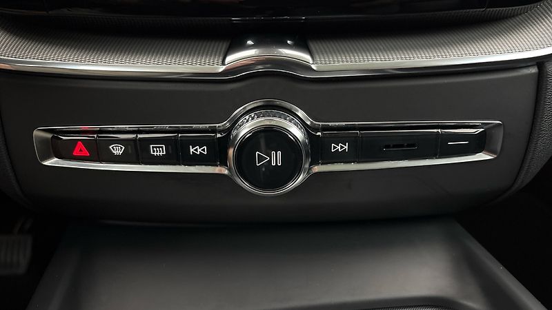Volvo XC60 2.0 T6 AUT AWD Recharge Inscri - fotka 13 z 32