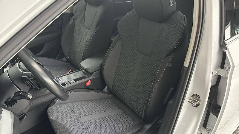 Škoda Octavia 1.5 TGI G-Tec DSG Style Combi - fotka 15 z 25