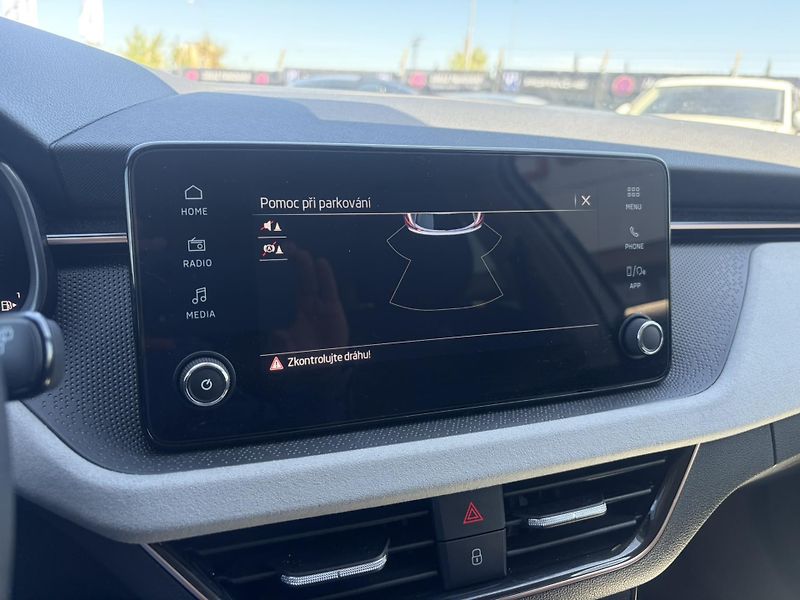 Škoda Kamiq 1.0TSi DSG Top Selection 85kW - fotka 19 z 20