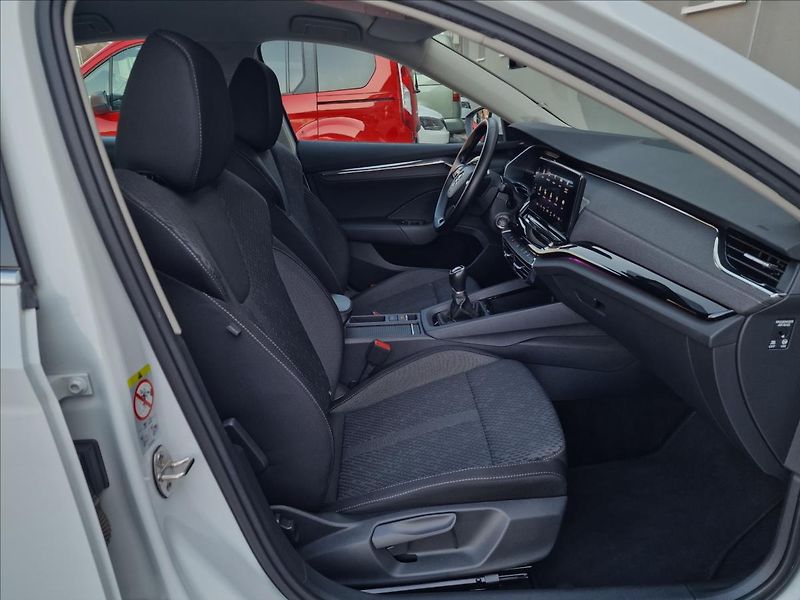 Škoda Octavia 2.0TDI Style, původ ČR,1.Maj. - fotka 14 z 50