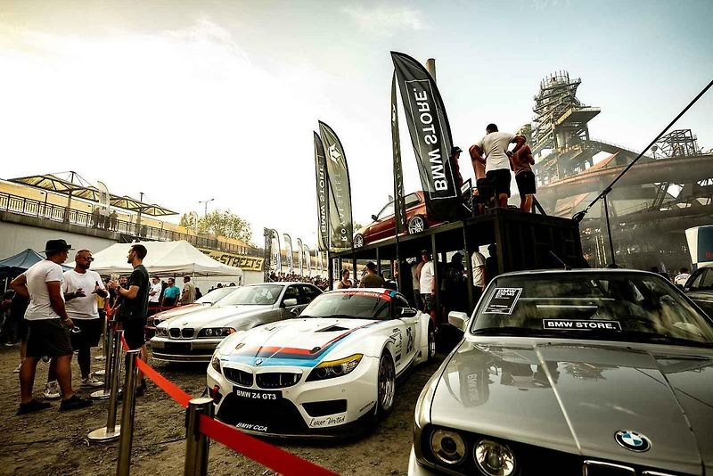 Finále Race The Streets, mezinárodního šampionátu v driftech v Dolní oblasti Vítkovic. 9. srpna 2025 v Ostravě.