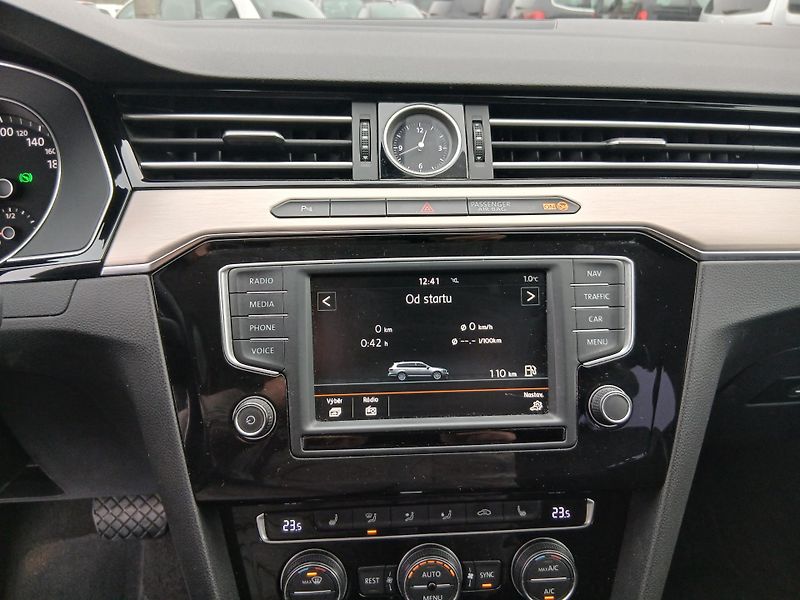 Volkswagen Passat 2.0 TDI, Highline, DSG - fotka 13 z 48