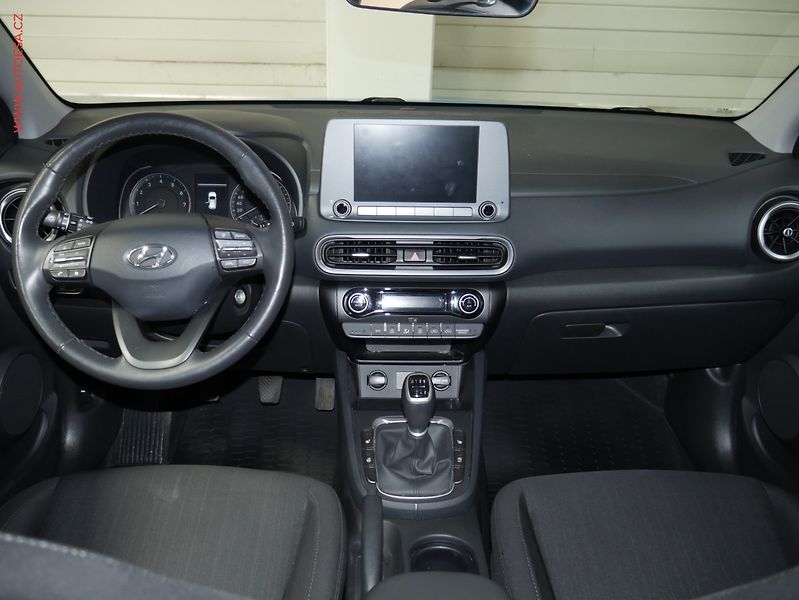 Hyundai Kona (2021) 1.0i, 1.maj,ČR, servis.kniha - fotka 8 z 22