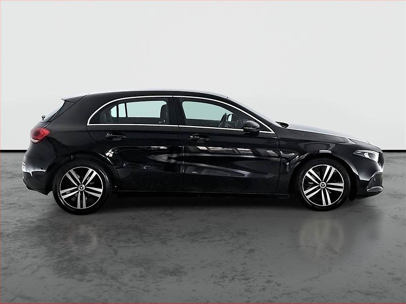 Mercedes-Benz Třídy A (2021) A 180 d - fotka 6 z 22