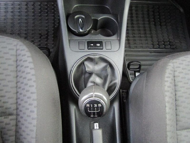 Škoda Fabia 1.2 /51kW.....74790 km  ČR - fotka 26 z 49