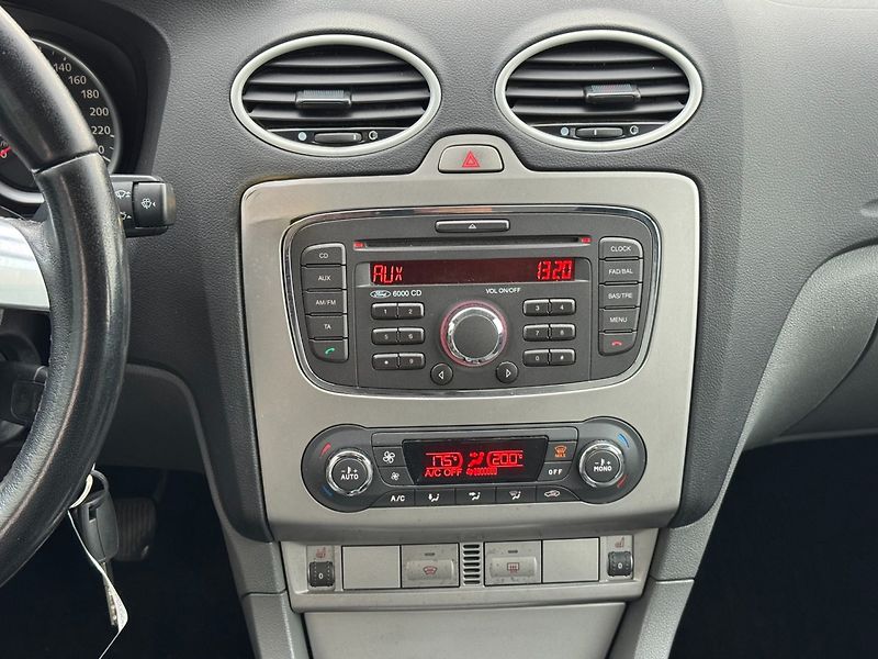 Ford Focus (2011) Trend 1.6 TDCi 80kW - fotka 20 z 31
