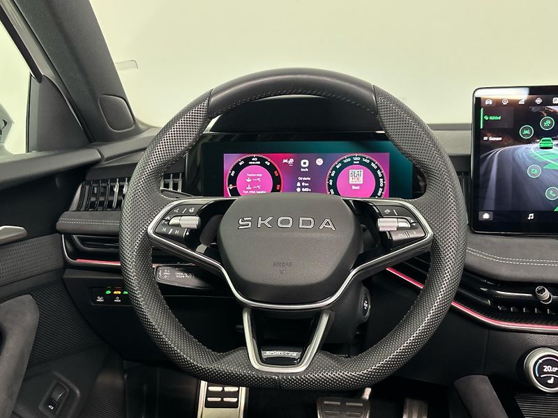 Škoda Superb Sportline 4x4 DSG - fotka 18 z 30