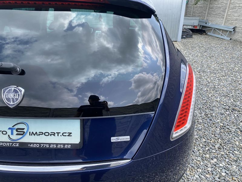 Lancia Delta 2.0JTD 165PS SPORT NAVI SERVIS - fotka 42 z 169