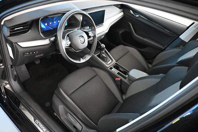 Škoda Octavia (2023) 2.0 LED TOUR Virtual TDI - fotka 11 z 31