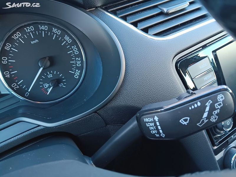 Škoda Octavia 1.6 TDI 81kW - fotka 13 z 27