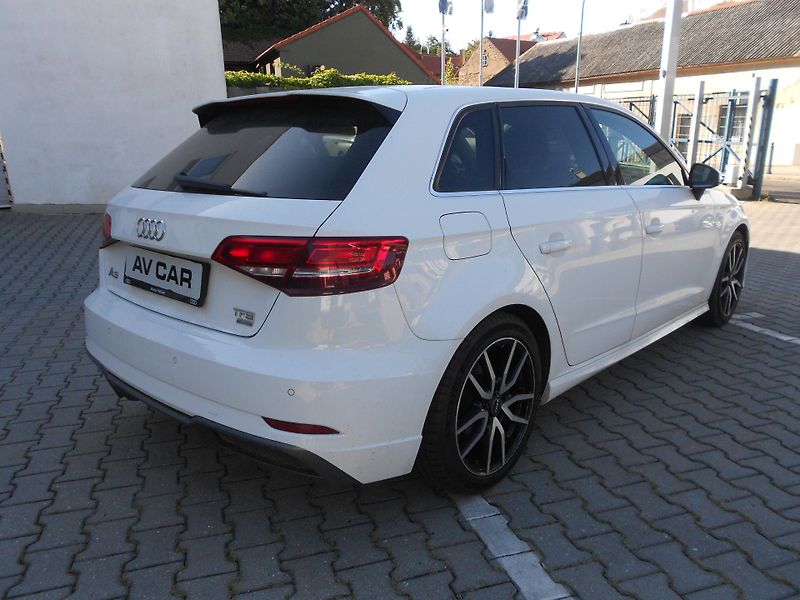 Audi A3 1,4 TFSi ČR 1.maj S-line - fotka 3 z 9