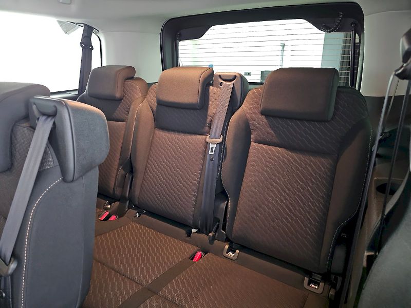Toyota ProAce Verso (2024) 2.0D 140k L1 FAMILY 8S WEBASTO - fotka 8 z 29