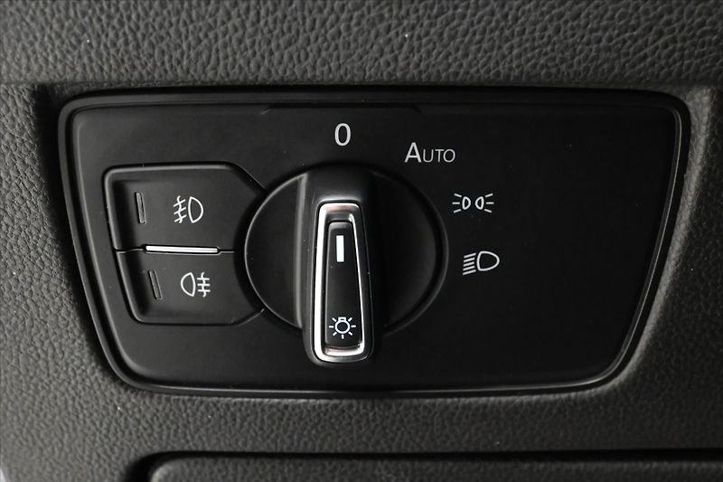 Volkswagen Passat 2,0 TDI 110 kW DSG Business Zá - fotka 27 z 32