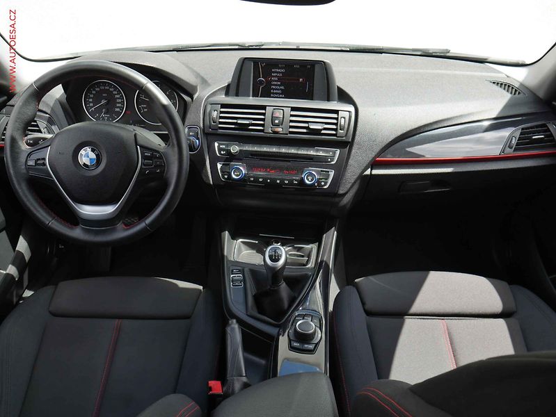 BMW Řada 1 (2012) 2.0D 116d, ČR, Bixen, park - fotka 8 z 22