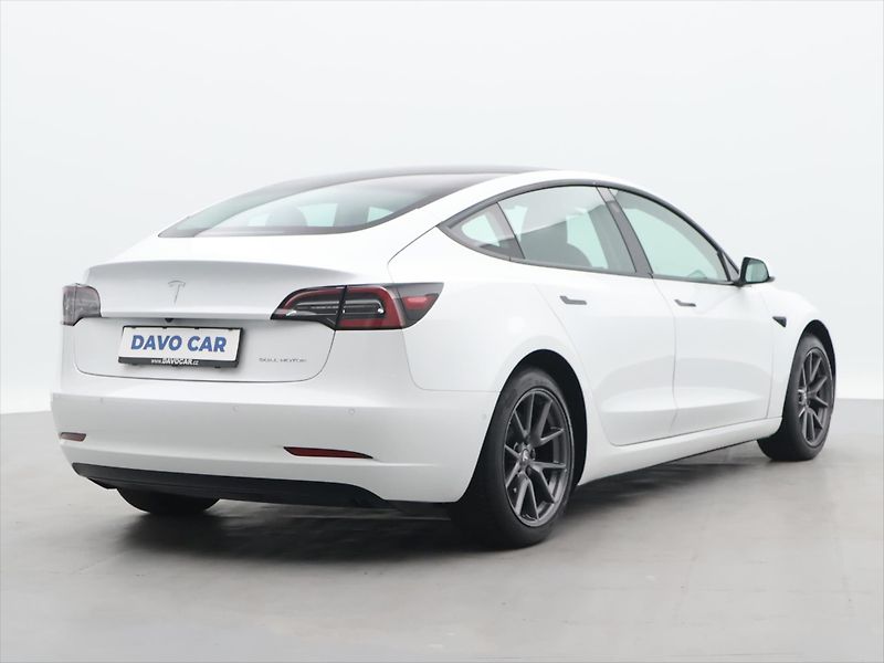 Tesla Model 3 LR 366kW 75kWh AWD DPH - fotka 7 z 35