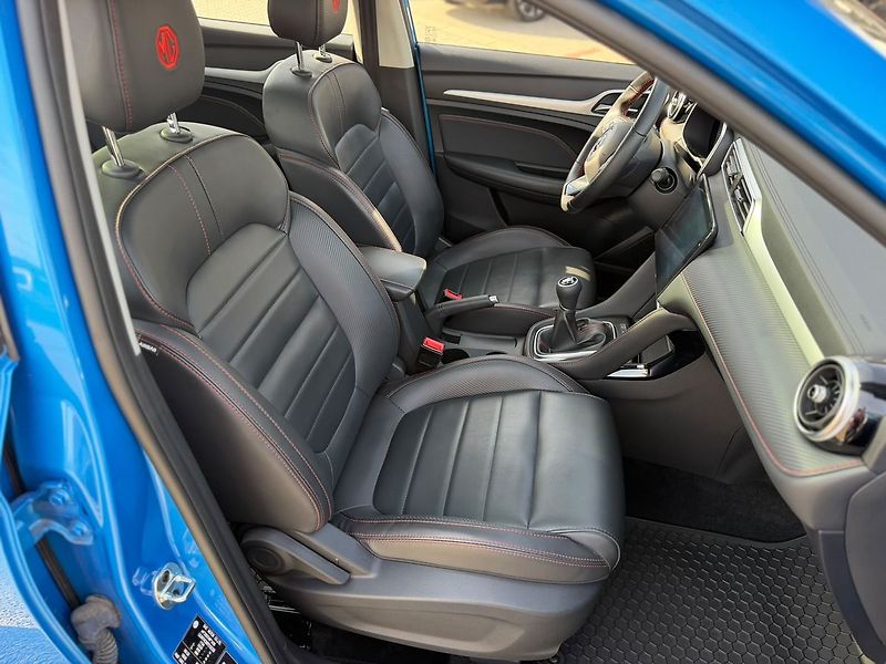 MG ZS 1.0TGI MAN6 ELEGANCE - fotka 8 z 27