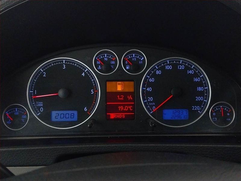 Volkswagen Multivan (2006) Highline 2.5 TDI - fotka 11 z 16