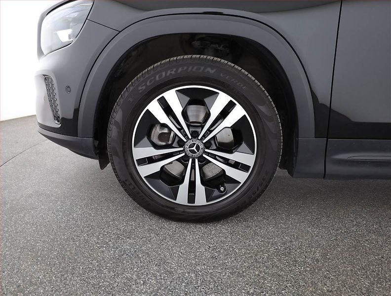 Mercedes-Benz GLB (2025) 200 d, Progressive, Navi - fotka 22 z 22