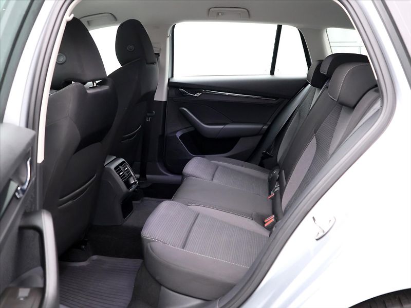 Škoda Octavia 2,0 TDI CZ Ambition 1.Maj DPH - fotka 14 z 38