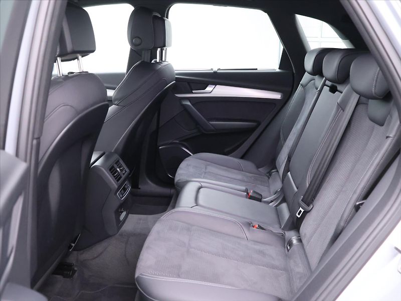Audi Q5 3,0 50TDI 210kW S-line quattro - fotka 15 z 36