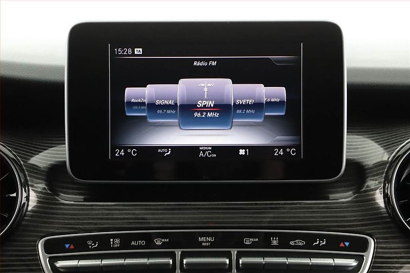Mercedes-Benz Třídy V (2019) Avantgarde 300 d 4MATIC - fotka 15 z 21