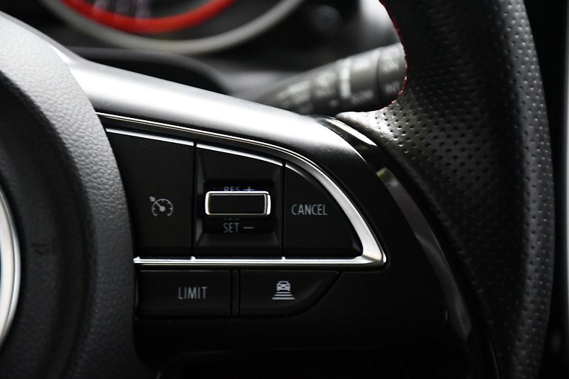 Suzuki Swift SPORT 1.4i BoosterJet 2xALU  - fotka 24 z 37