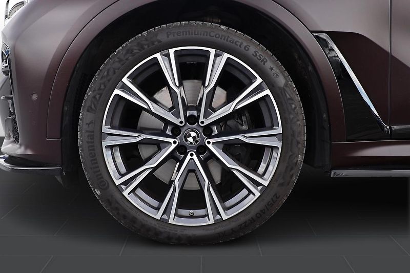 BMW X7 xDrive40i - fotka 4 z 15