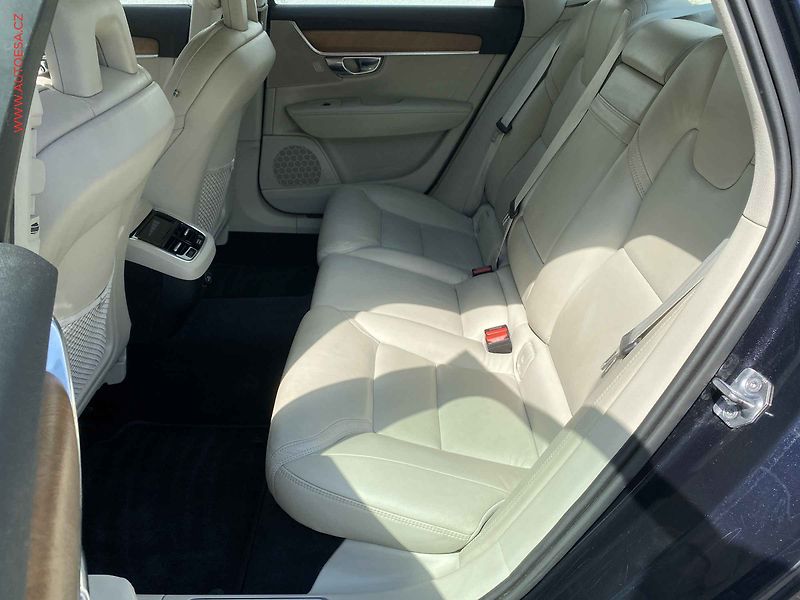 Volvo S90 (2017) 2.0 D5 AWD, 2.maj,ČR - fotka 10 z 20