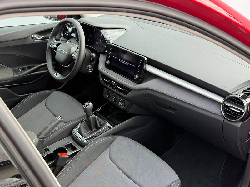 Škoda Fabia Selection 1,0 TSI 70 kW 5° MP - fotka 6 z 26