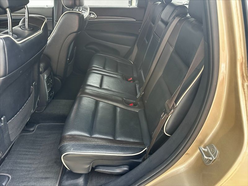 Jeep Grand Cherokee 3,0 184kW Overland 4x4 - fotka 11 z 45