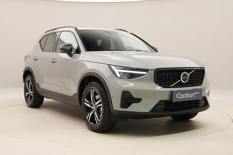 Volvo XC40 (2026) B3 AUT DARK PLUS - fotka 14 z 60