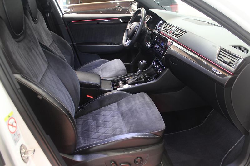Škoda Superb (2017) 2.0TDI DSG Sport-Line Tažné - fotka 25 z 39