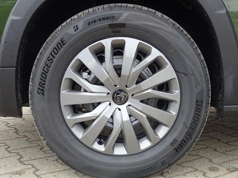 Peugeot Rifter ALLURE BlueHDi 100 MAN6 - fotka 31 z 32
