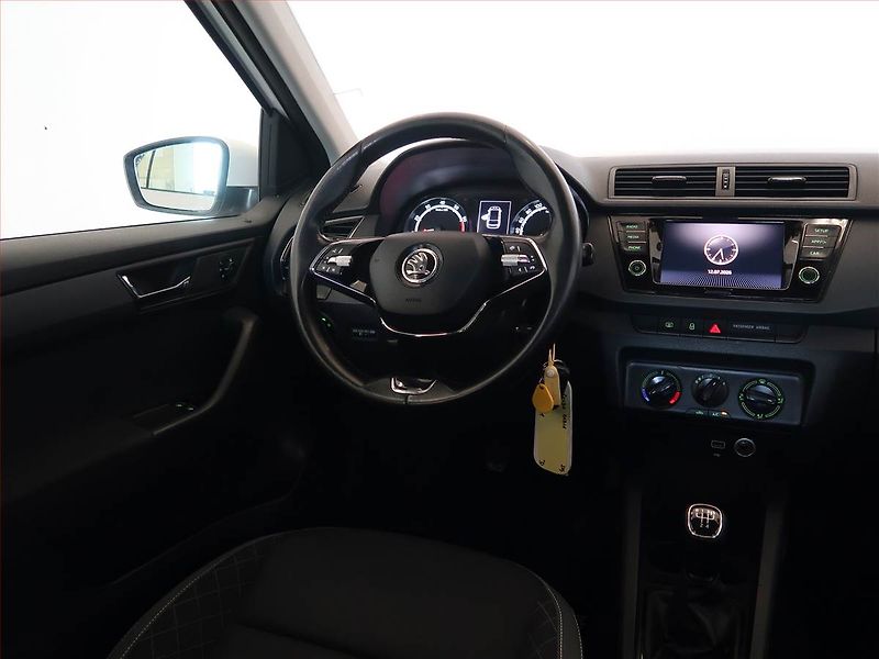 Škoda Fabia (2022) Ambition 1.0 TSI, Serv.kniha - fotka 7 z 14