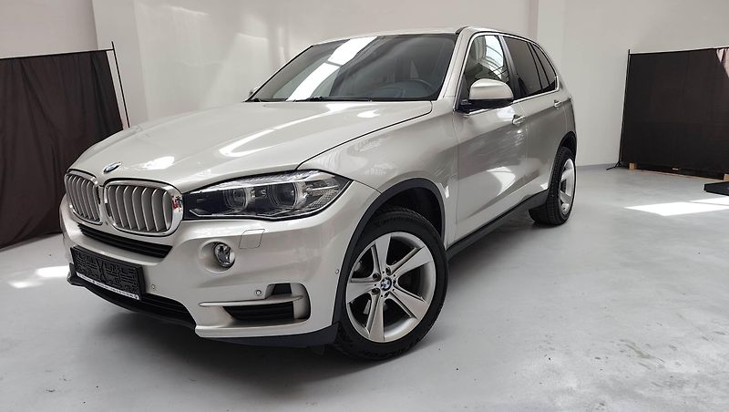 BMW X5 (2014) - fotka 1 z 63