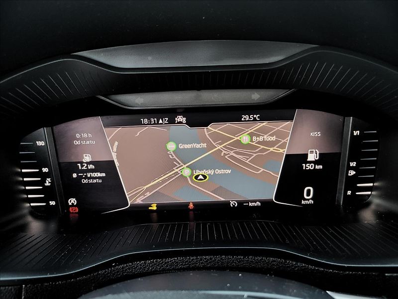 Škoda Karoq 1,0 TSI,navi,výhřev,klima,led - fotka 26 z 50