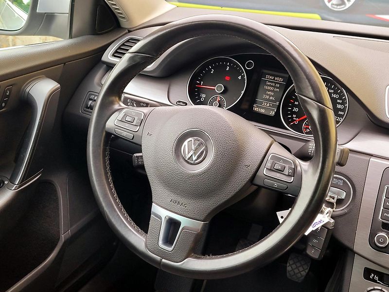 Volkswagen Passat 2,0TDi *SERV.KNIHA* PERFEKTNÍ  - fotka 32 z 48