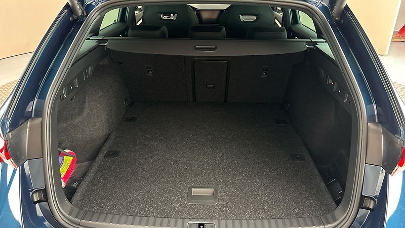 Škoda Octavia 2.0 TDI Style Combi - fotka 17 z 29