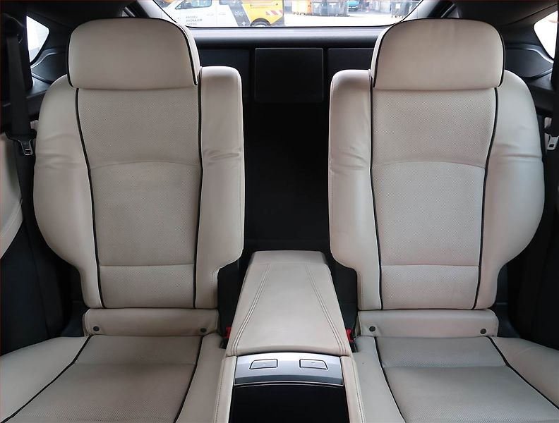 BMW Řada 5 (2012) 530d xDrive GT, 4X4, Automat - fotka 10 z 34