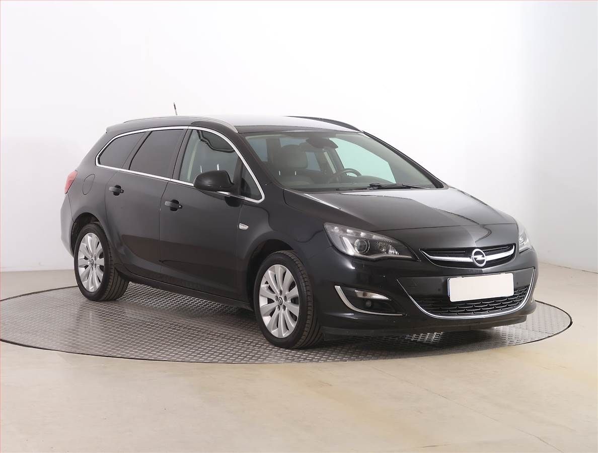Opel Astra 1.4 T, Xenony, Tempomat
