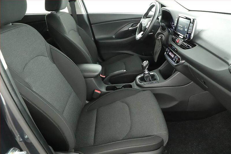 Hyundai i30 (2022) 1.5 T-GDI MHEV, ČR,1.maj - fotka 7 z 20