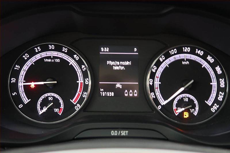 Škoda Karoq (2022) Ambition 2.0 TDI - fotka 11 z 18
