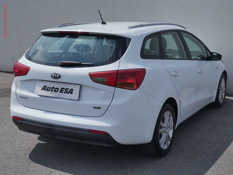 Kia Ceed (2014) 1.6 CRDI, ČR, AC, temp - fotka 4 z 15