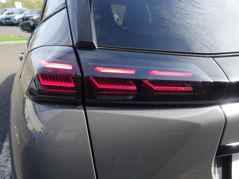 Peugeot 2008 (2026) ALLURE Hybrid 145k e-DCS6 - fotka 39 z 42