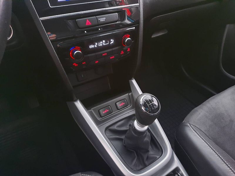 Suzuki Vitara (2017) 1.6 DDiS (88kW/120k) - fotka 13 z 21