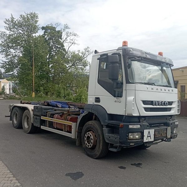Iveco Trakker (2012) 410 kontejner 6x4 - fotka 9 z 23