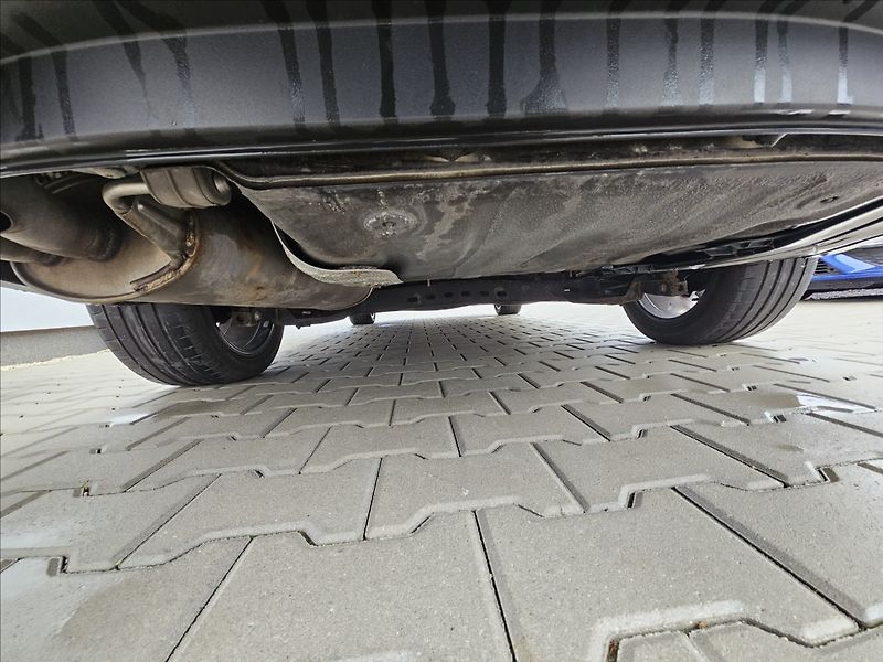 Škoda Octavia III 2,0TDi 110KW Edition + - fotka 29 z 46