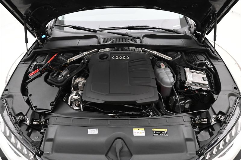 Audi A4 2,0 40TDI 150 kW S-Tronic Záru - fotka 9 z 34